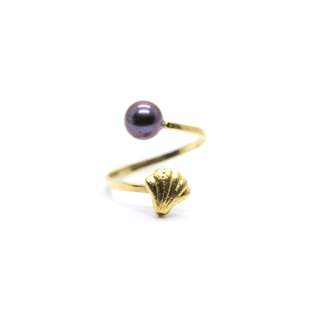 Mini Shell with Black Pearl Spiral Ring